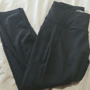 Black Capri Victoria Sport Knockout